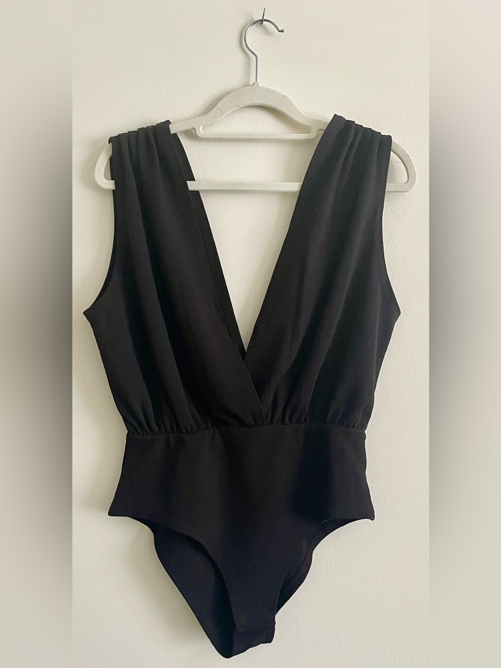 🖤 NWT Boohoo Black Plunge V Bodysuit🖤